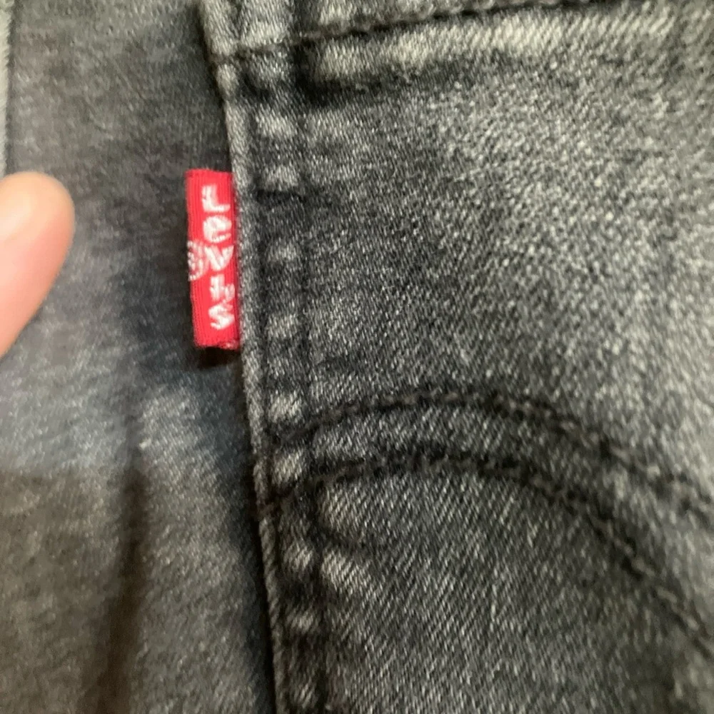Levi's Black Jean Shorts Raw-Hem mid length shorts 34 - Picture 8 of 11